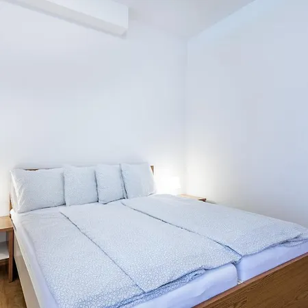 Lipno View - Blue 6 *